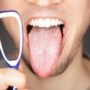 El rascador de lengua: El secreto para una higiene oral completa